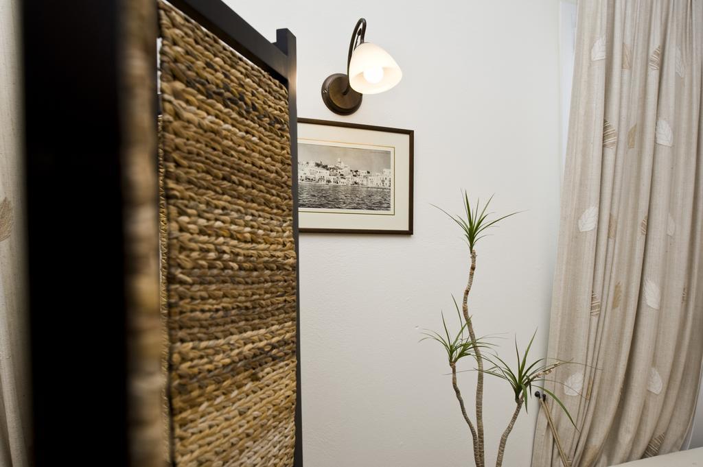 Ostria Aparthotel Adamantas (Milos)