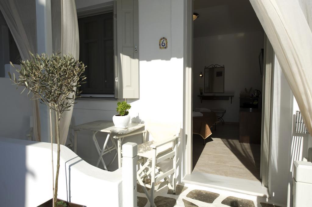 Ostria 2* Adamantas (Milos)